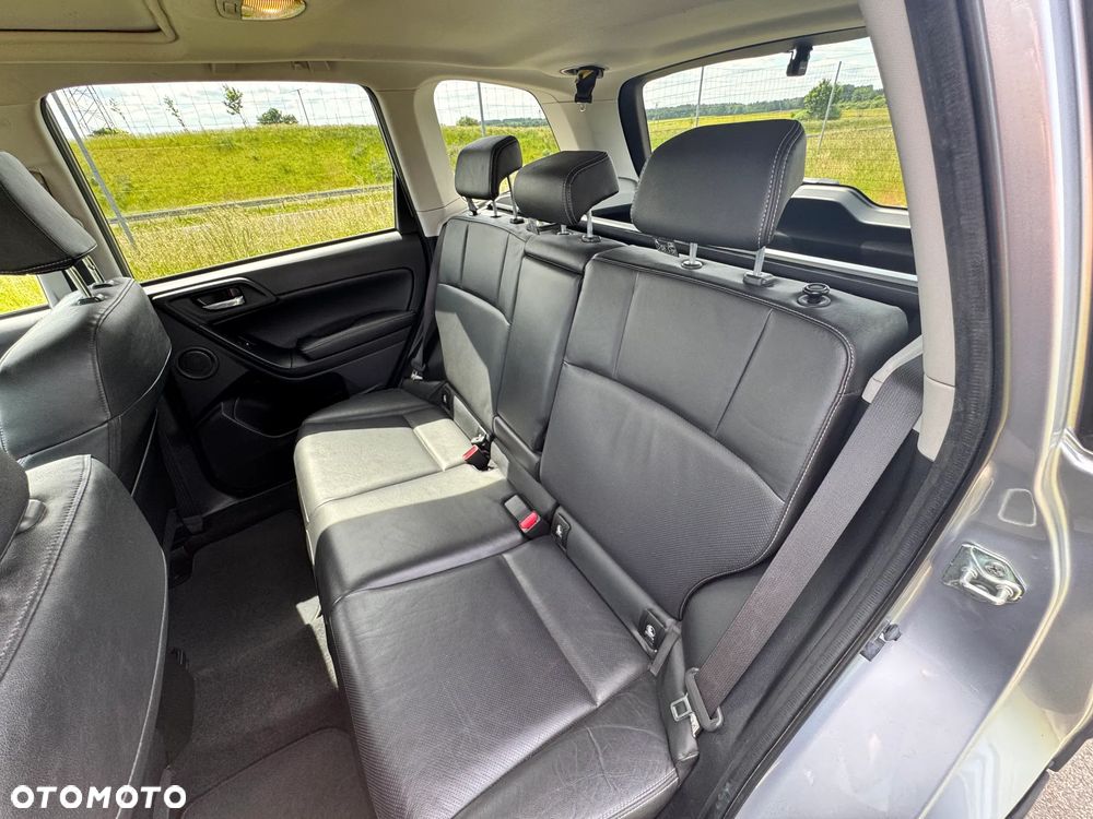 Subaru Forester 2.0XT Platinum Lineartronic - 17