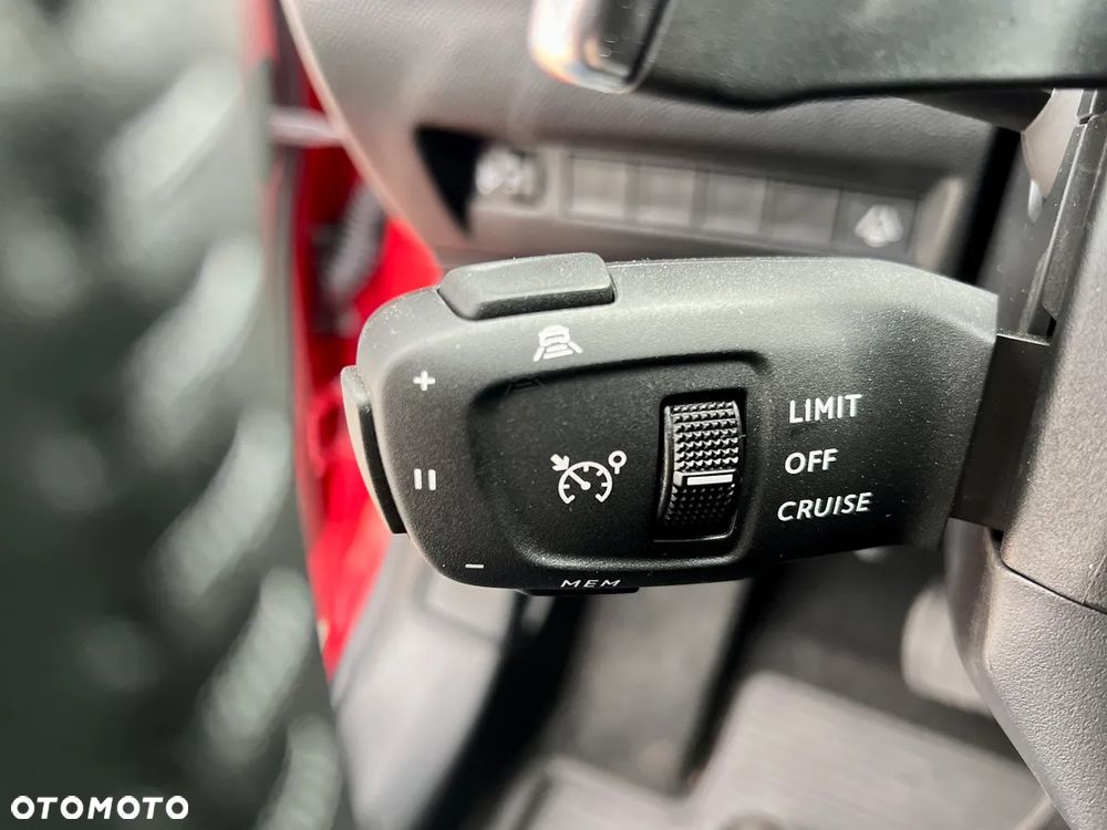 Peugeot 208 1.2 mHEV Allure - 15