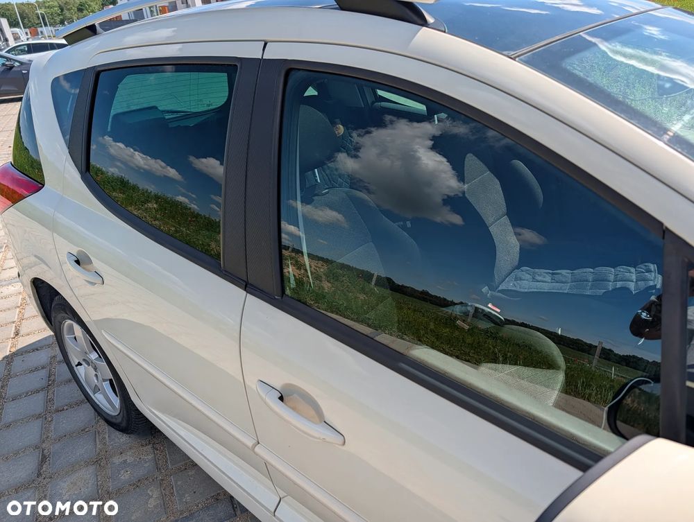 Peugeot 207 95 VTi Family - 25