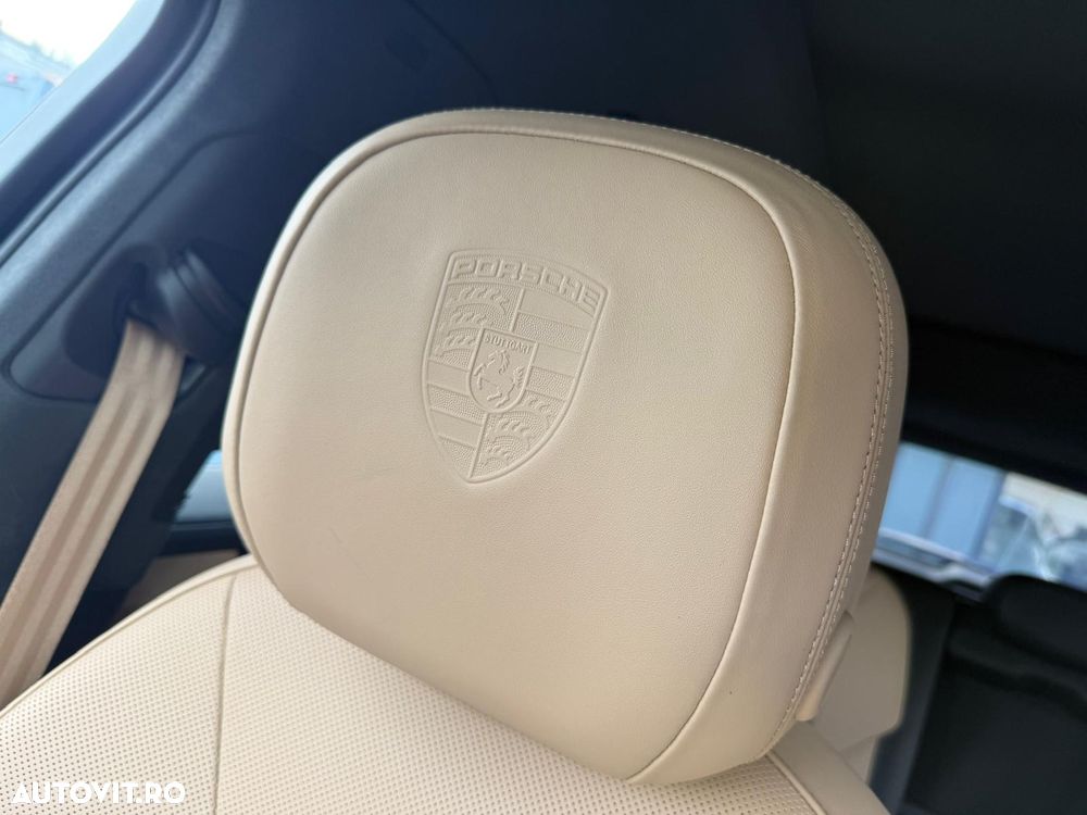 Porsche Cayenne Turbo E-Hybrid Tiptronic S - 27
