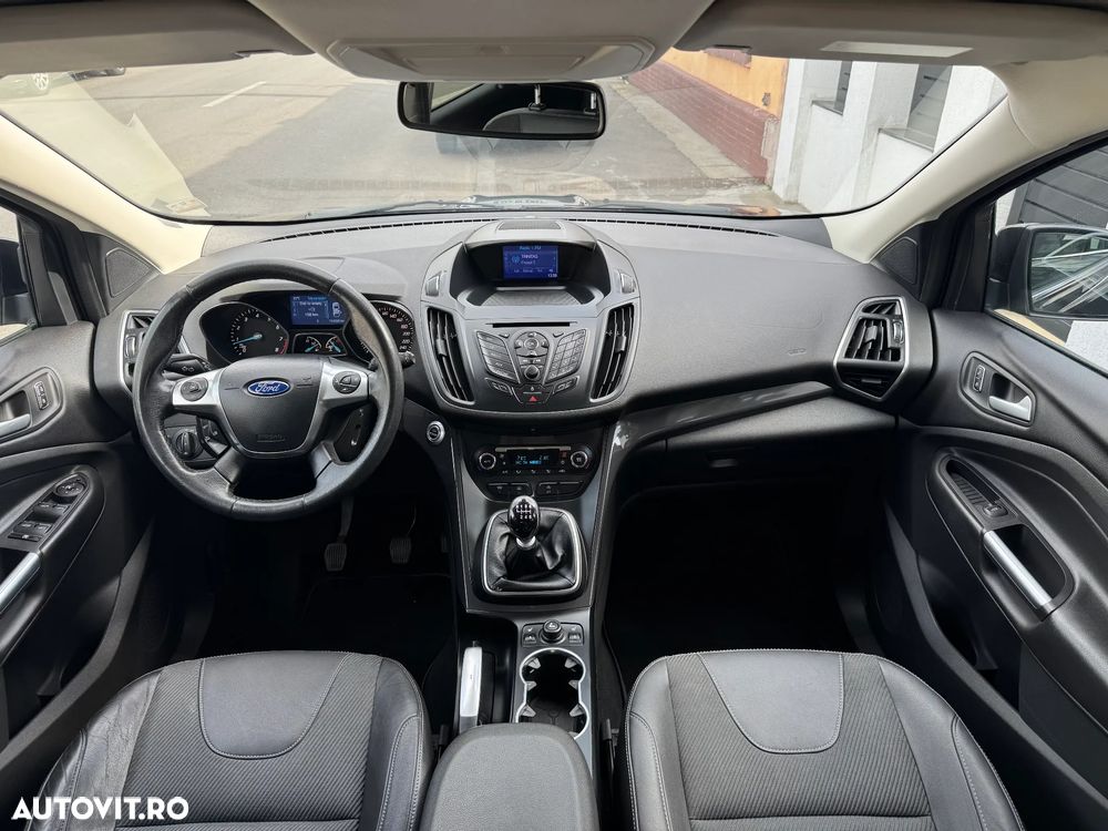 Ford Kuga 1.6 EcoBoost Start Stop 2WD Titanium - 5