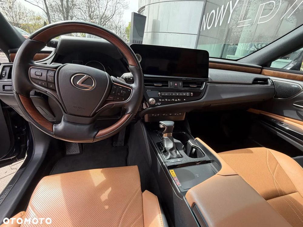 Lexus ES 300h Prestige - 13