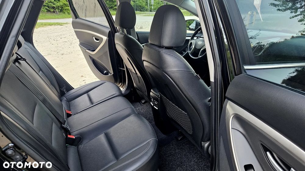 Hyundai i30 1.6 CRDi Automatik Style - 34