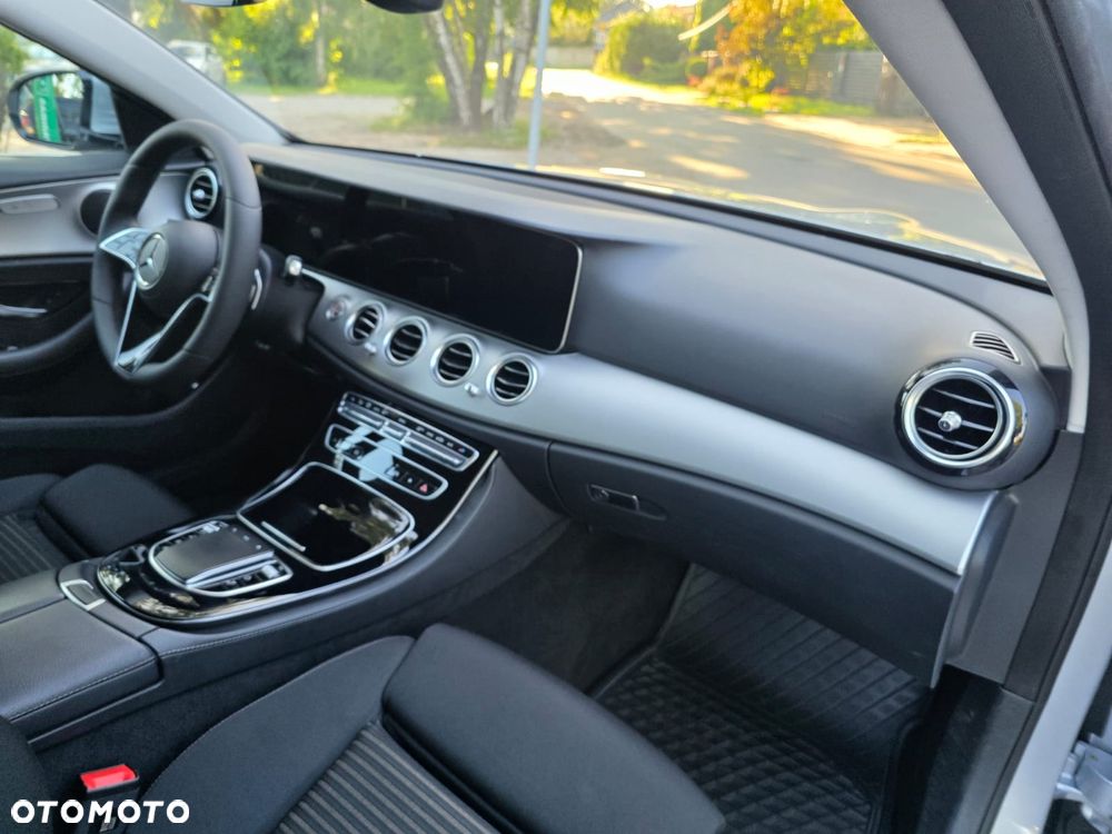 Mercedes-Benz Klasa E 250 (BlueTEC) d 9G-TRONIC - 24
