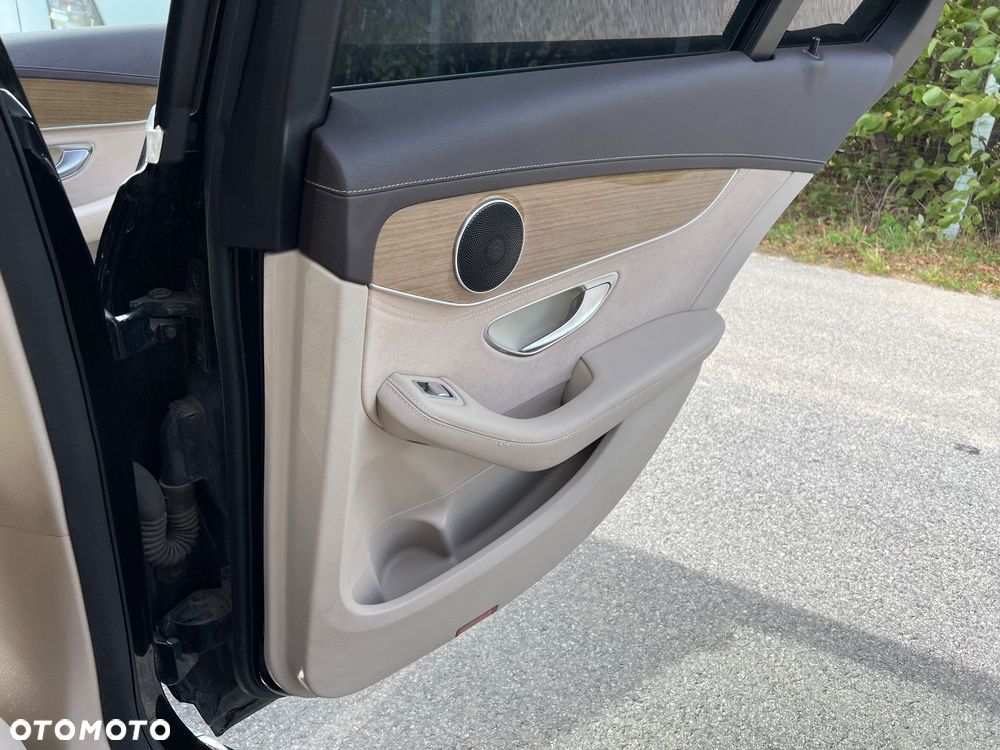 Mercedes-Benz Klasa C 220 CDI BlueEff Edition Elegance - 18