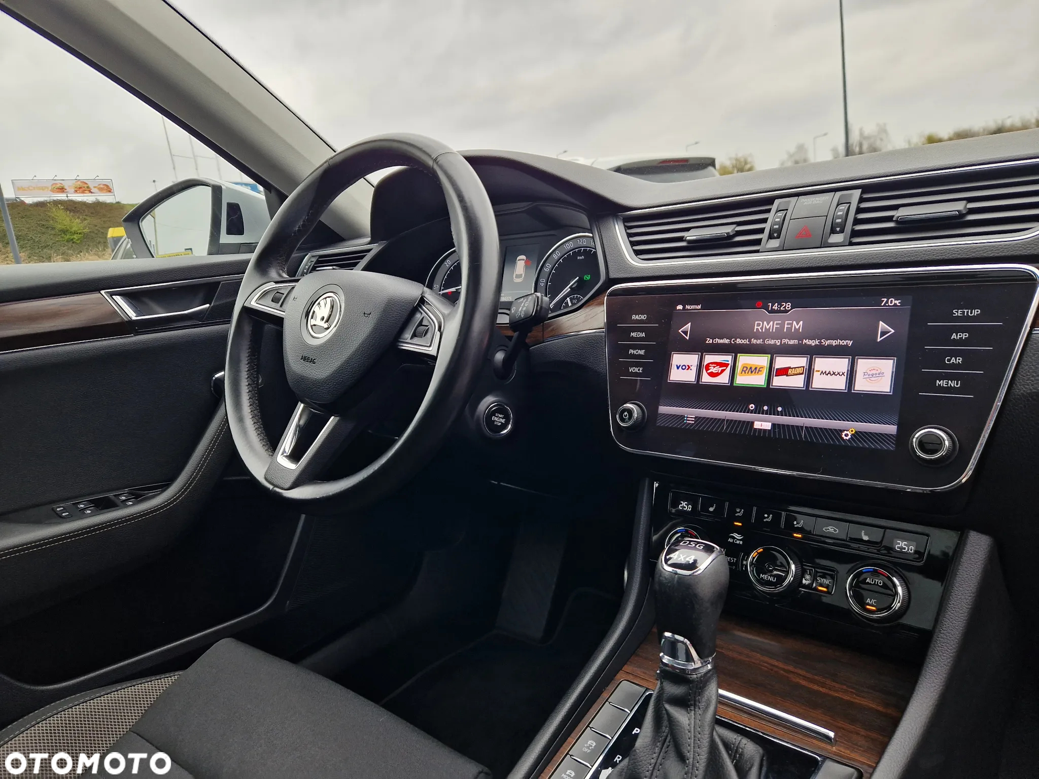 Skoda Superb 2.0 TDI SCR 4x4 Scout DSG - 25