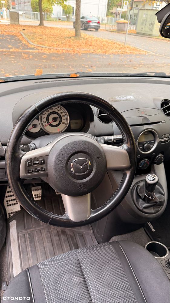 Mazda 2 - 10