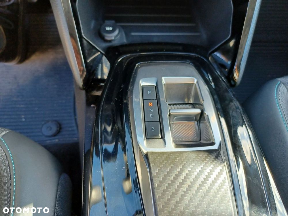 Peugeot 208 - 13