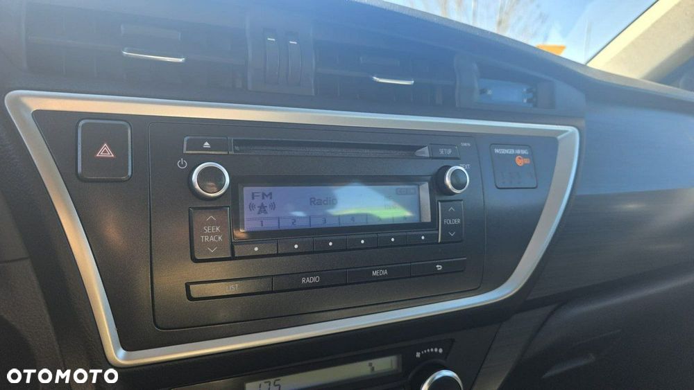 Toyota Auris - 12