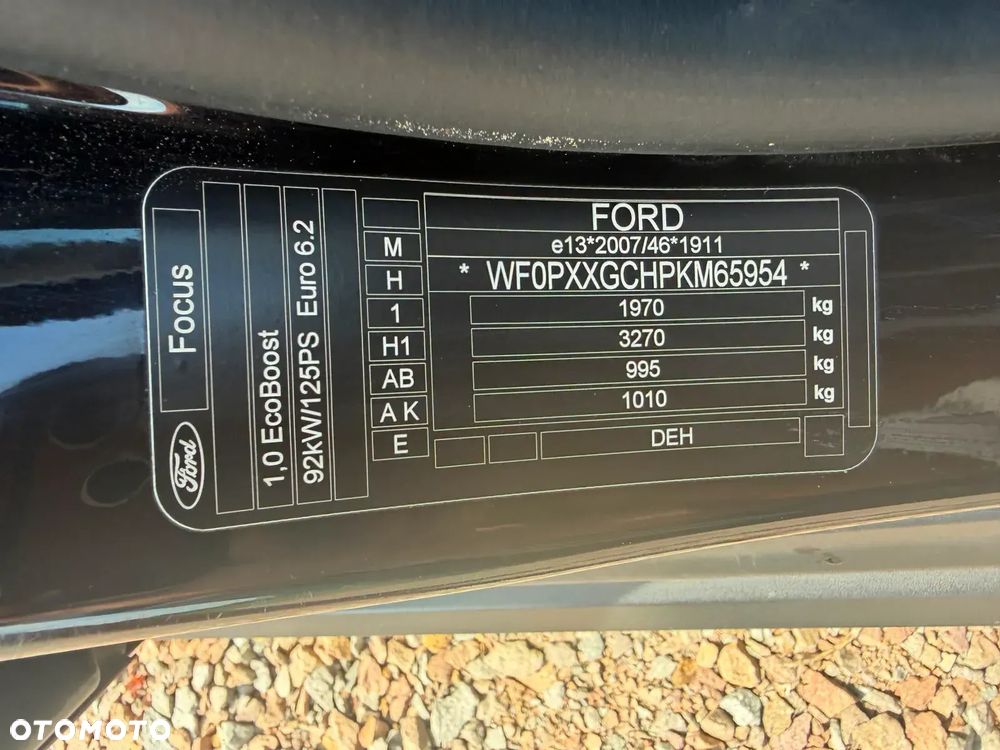 Ford Focus 1.0 EcoBoost Titanium - 29