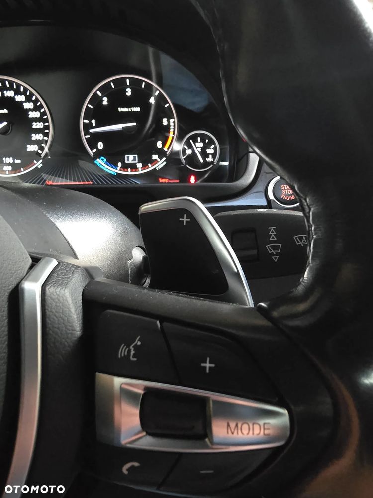 BMW Seria 5 535d xDrive - 14