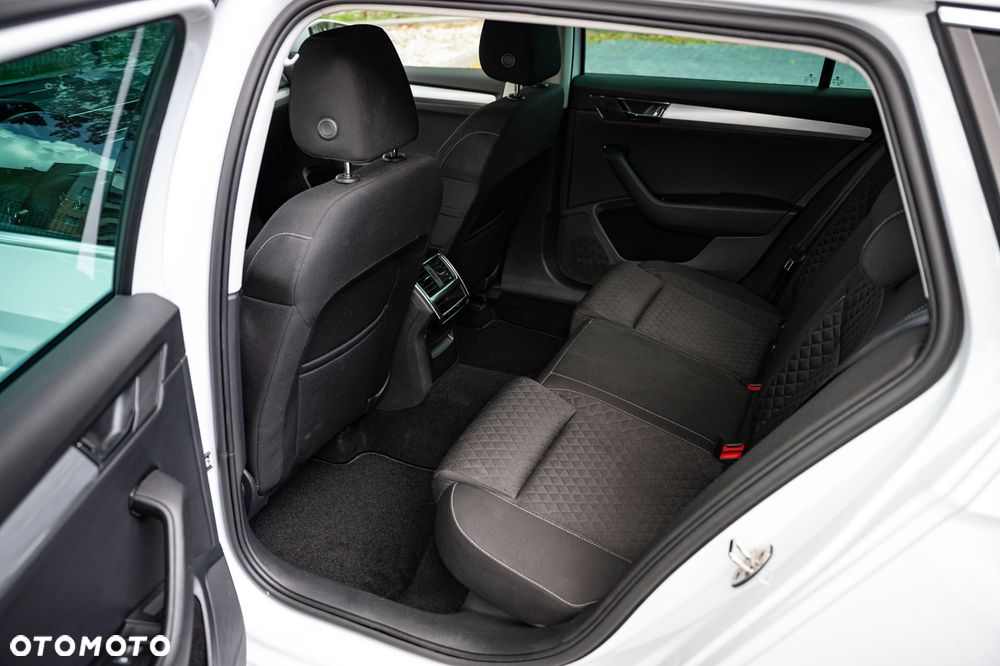 Skoda Superb 2.0 TDI SCR Style DSG - 10