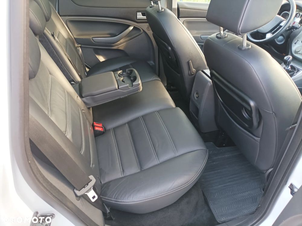 Ford Kuga 2.0 TDCi 4x4 Titanium - 26