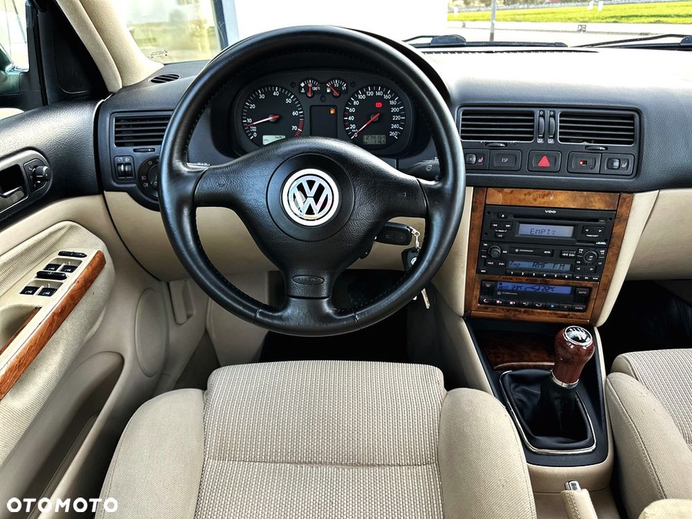 Volkswagen Bora Variant 2.3 V5 - 10