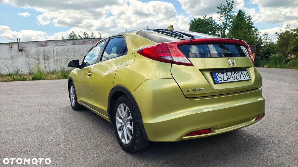 Honda Civic 1.8 i-VTEC Sport Black Edition - 3