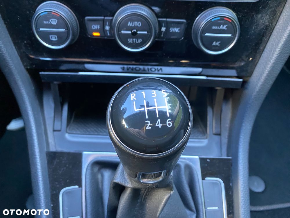 Volkswagen Golf - 13
