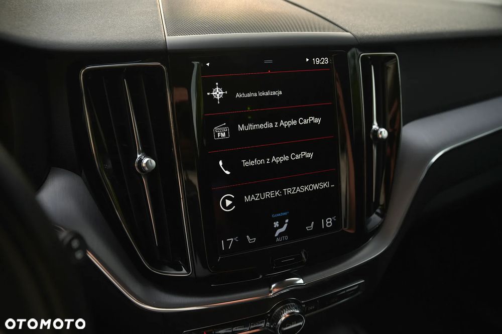 Volvo XC 60 B4 D AWD Momentum Pro - 32
