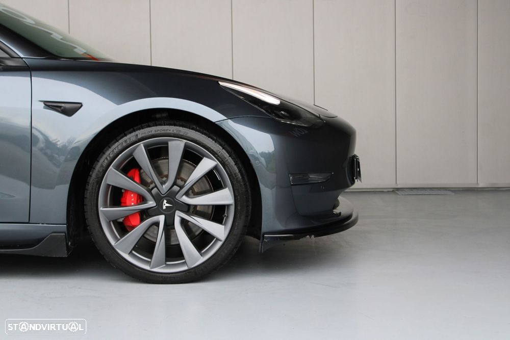 Tesla Model 3 Performance Dual Motor AWD - 24