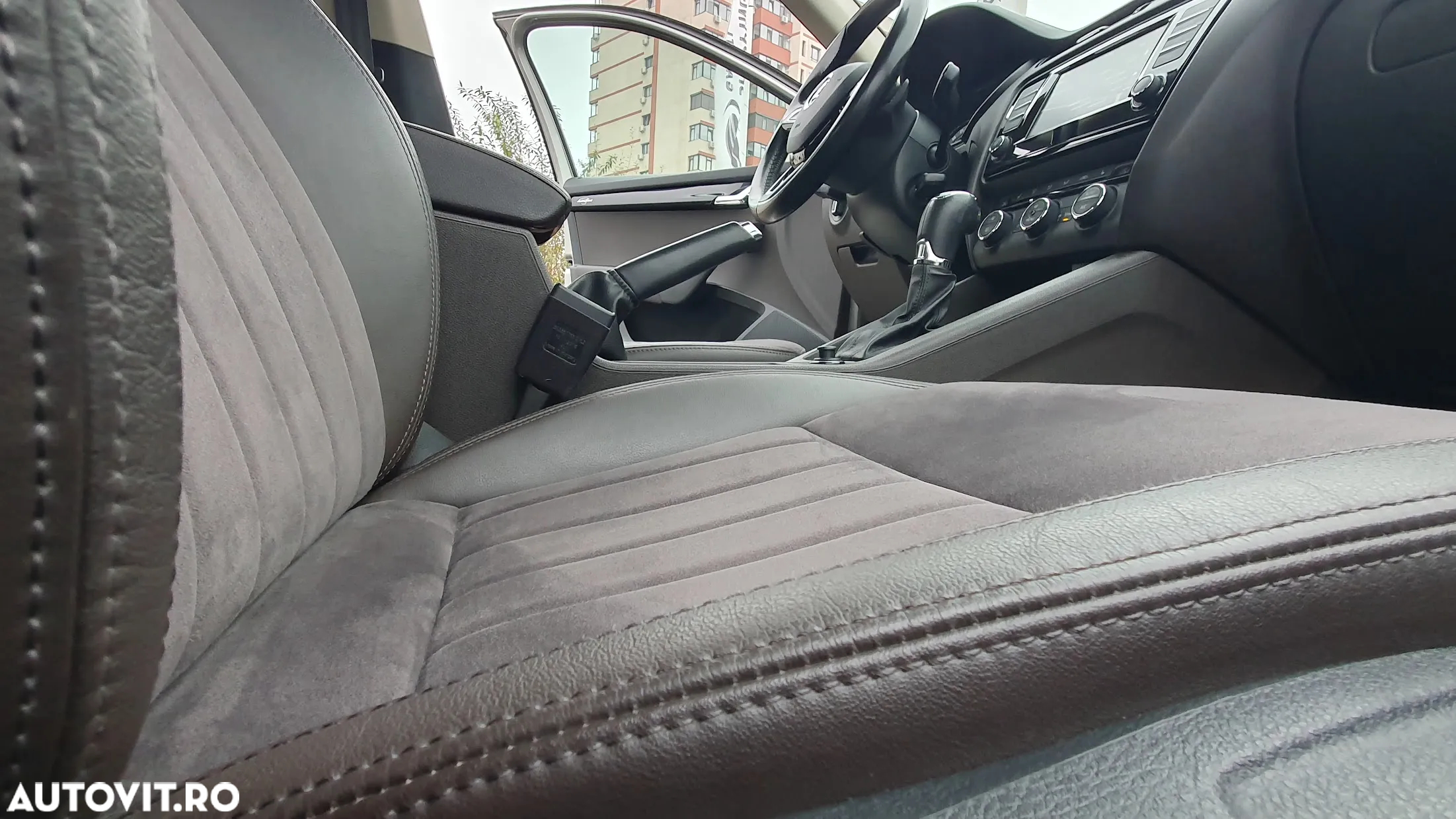 Skoda Octavia 2.0 TDI DSG 4X4 Laurin & Klement - 19