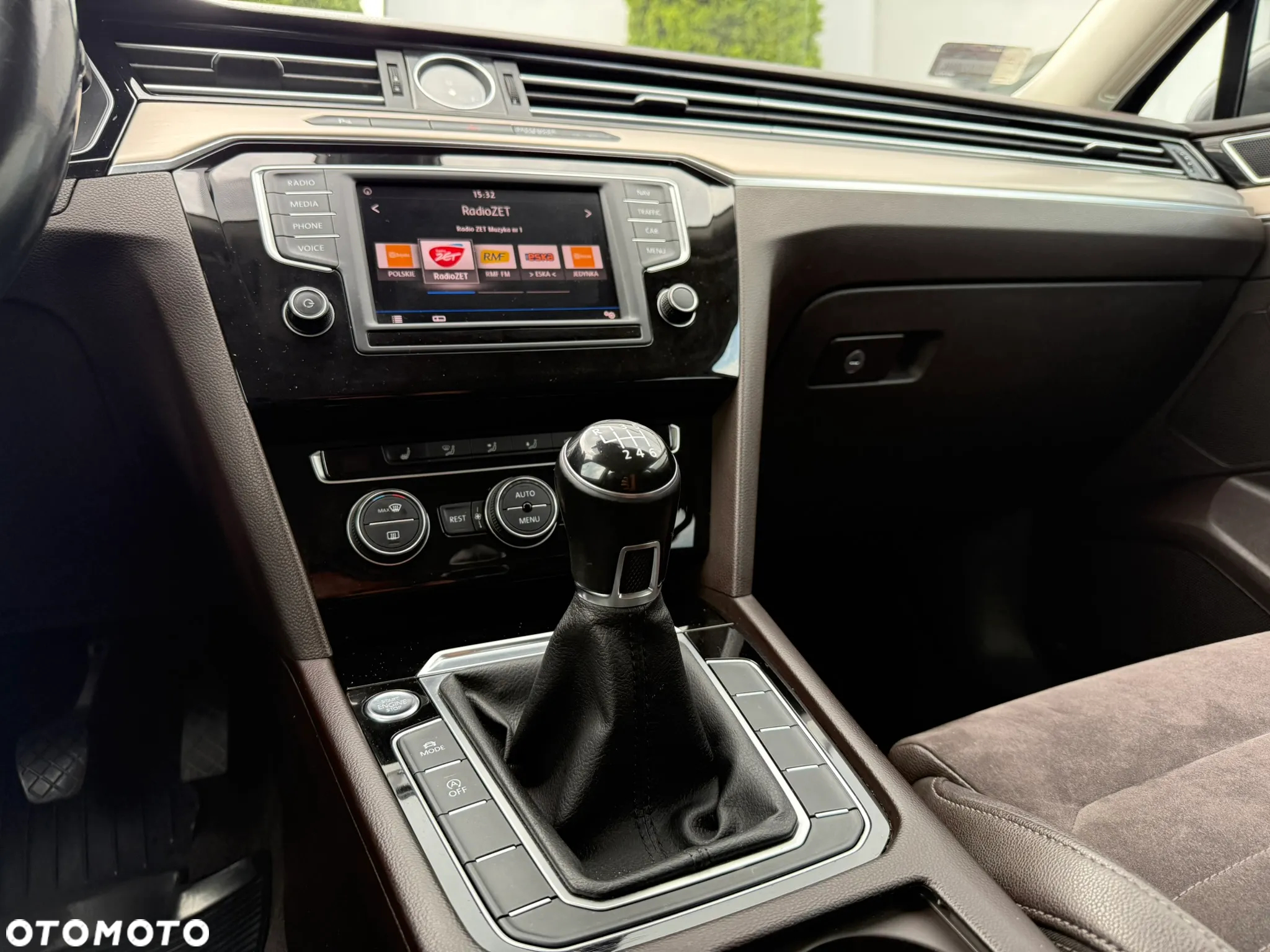Volkswagen Passat 2.0 TDI BMT Highline - 25