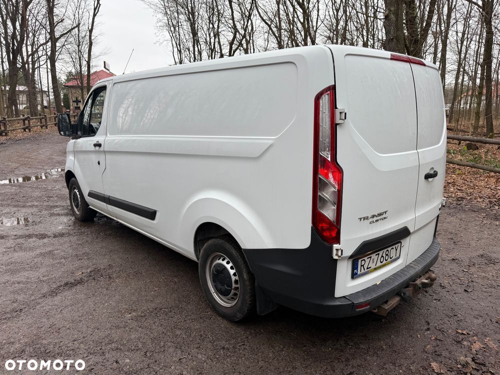 Ford TRANSIT CUSTOM - 3
