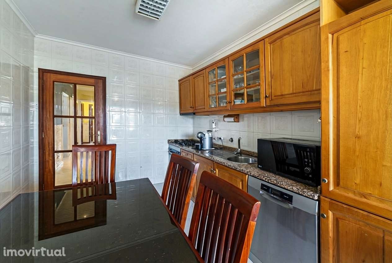 T2+1 com 2 frentes e box fechada, em Paços de Brandão - Grande imagem: 4/35