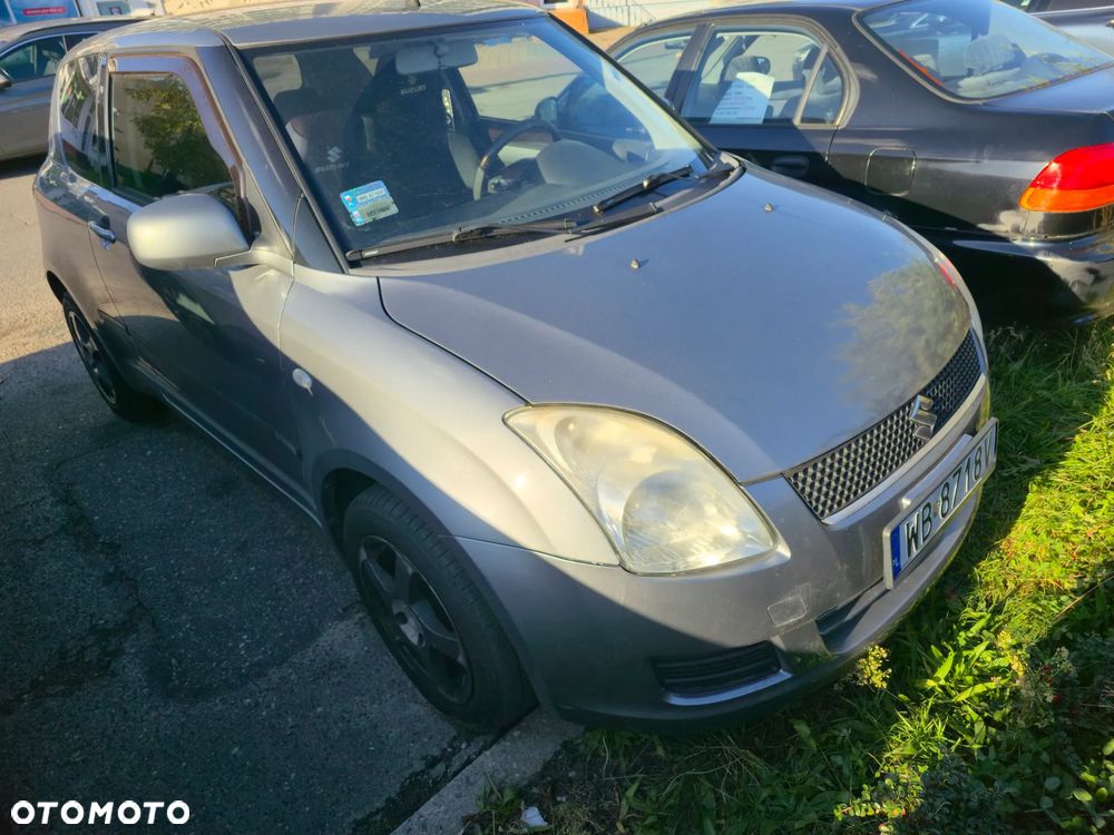 Suzuki Swift 2010 photo 2