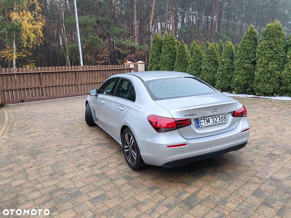 Mercedes-Benz Klasa A 180 d 7G-DCT Edition 19 - 9