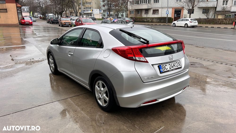 Honda Civic 1.4 i-VTEC Sport - 4