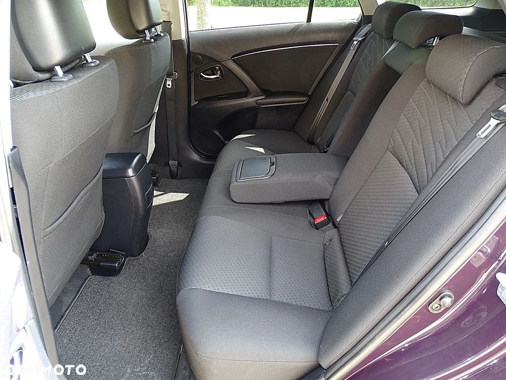 Toyota Avensis 1.8 Premium EU5 MS - 15