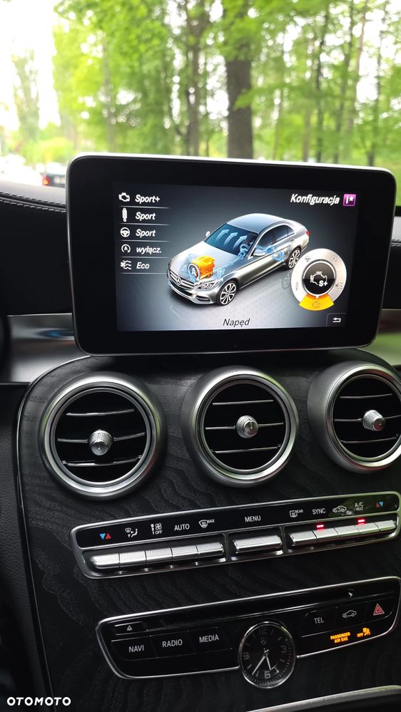 Mercedes-Benz Klasa C AMG 43 4Matic 9G-TRONIC - 32