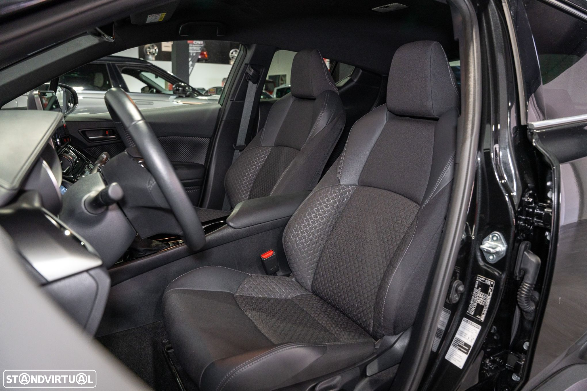 Toyota C-HR 1.8 Hybrid Exclusive - 28