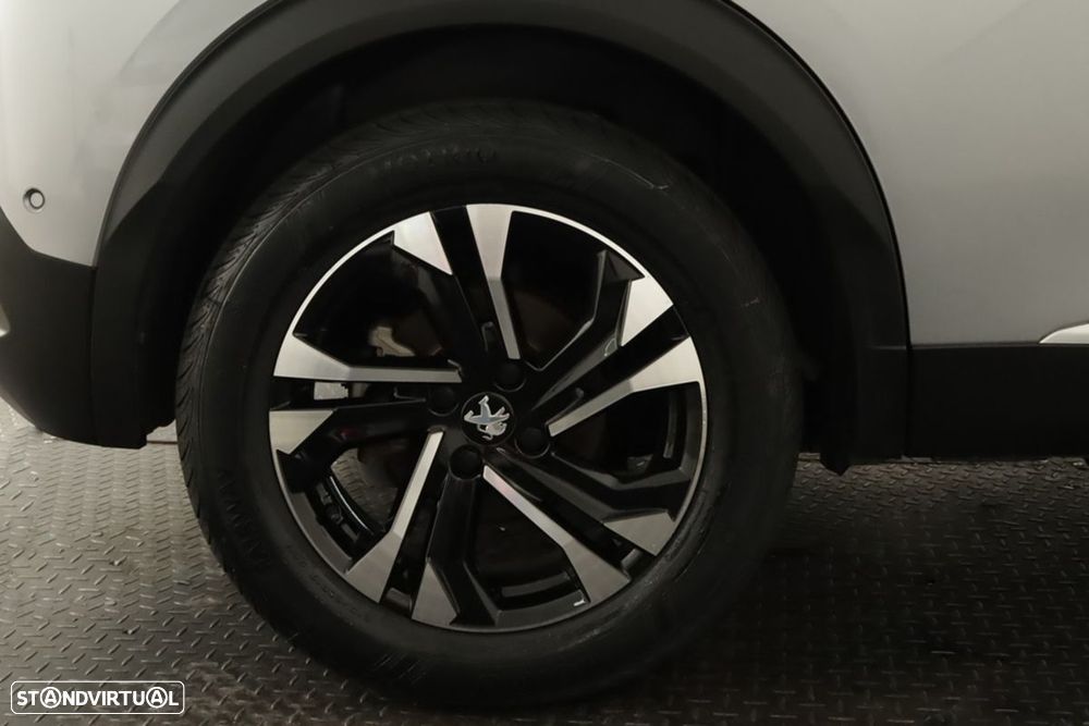 Peugeot e-2008 50 kWh GT - 5