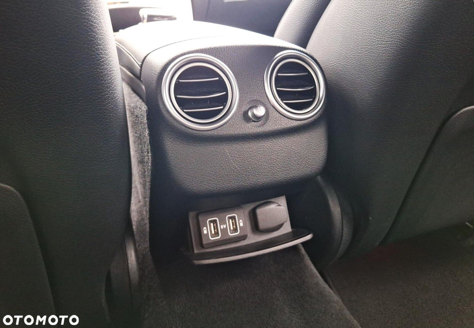 Mercedes-Benz Klasa E - 24