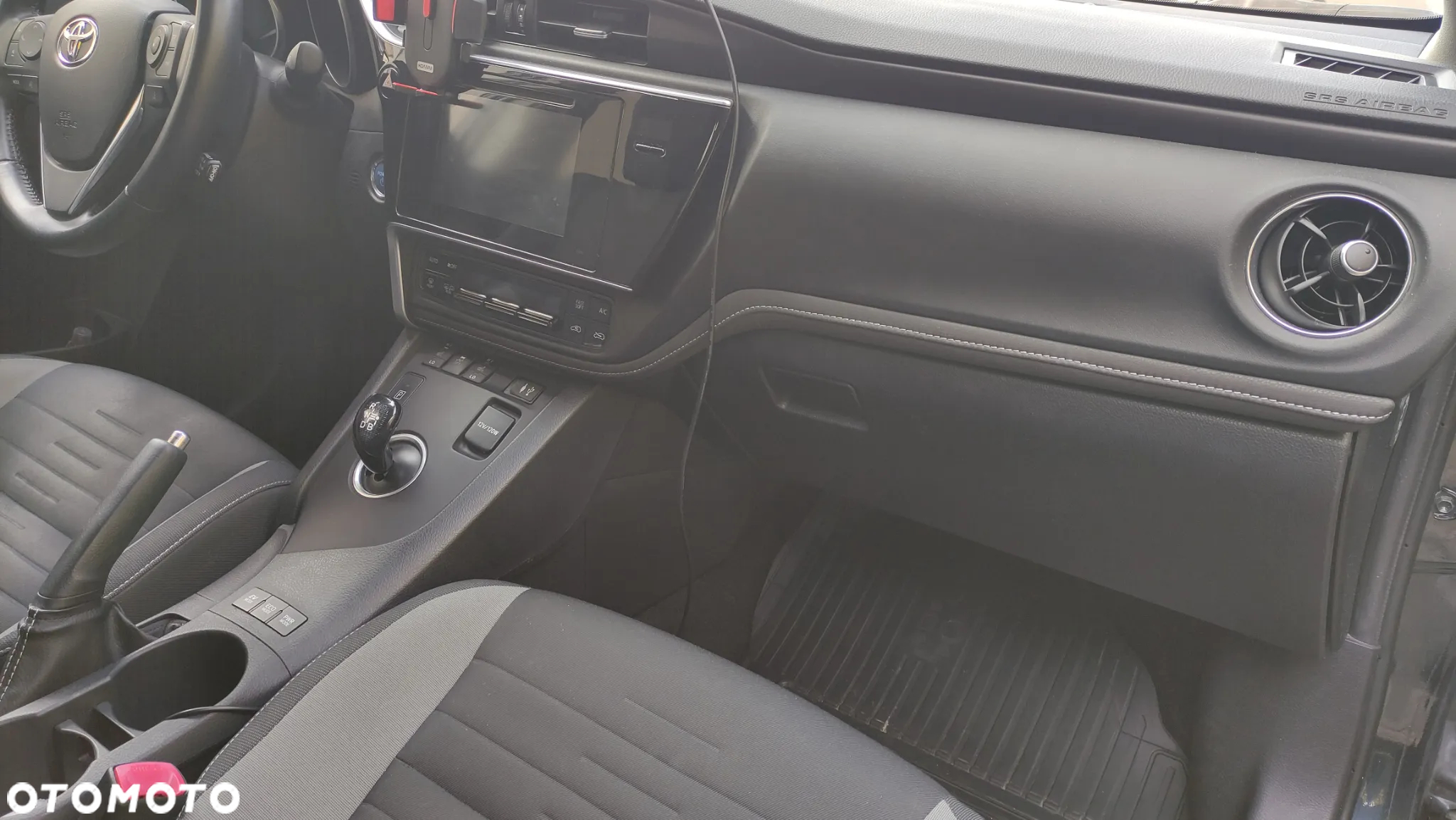 Toyota Auris Hybrid 135 Comfort - 9