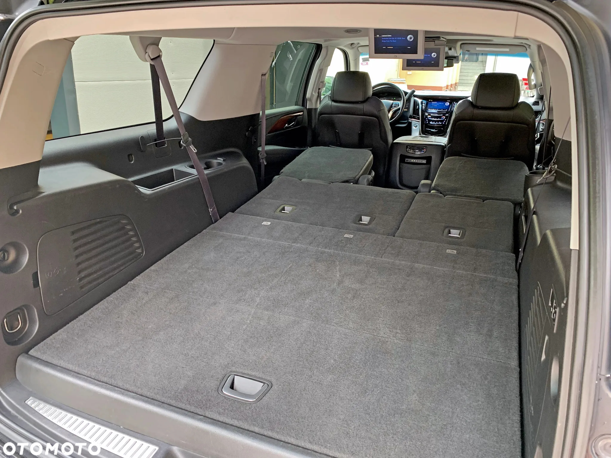 Cadillac Escalade ESV 6.2 V8 AWD AT Premium - 11
