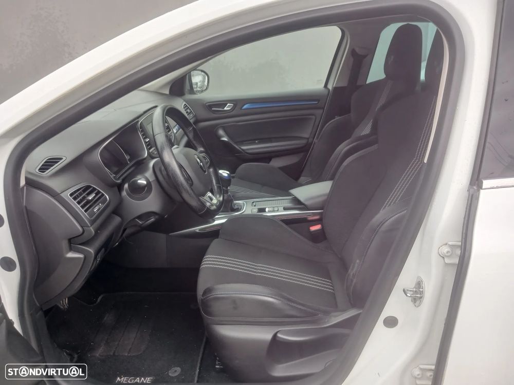 Renault Mégane Sport Tourer 1.5 dCi GT Line J18 - 17