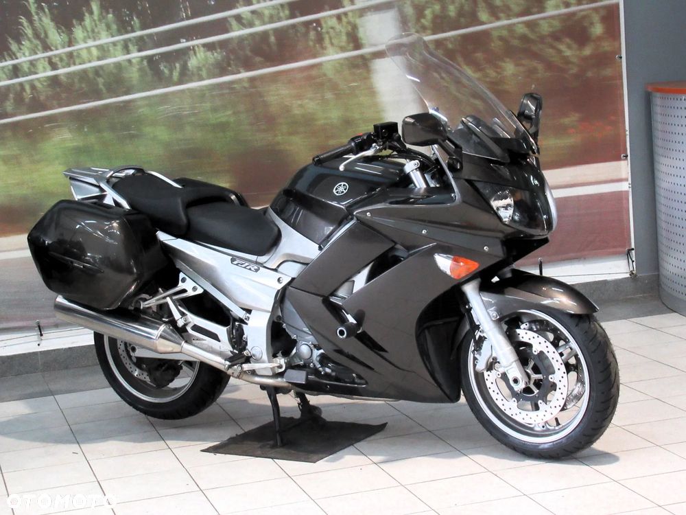 Yamaha FJR - 2