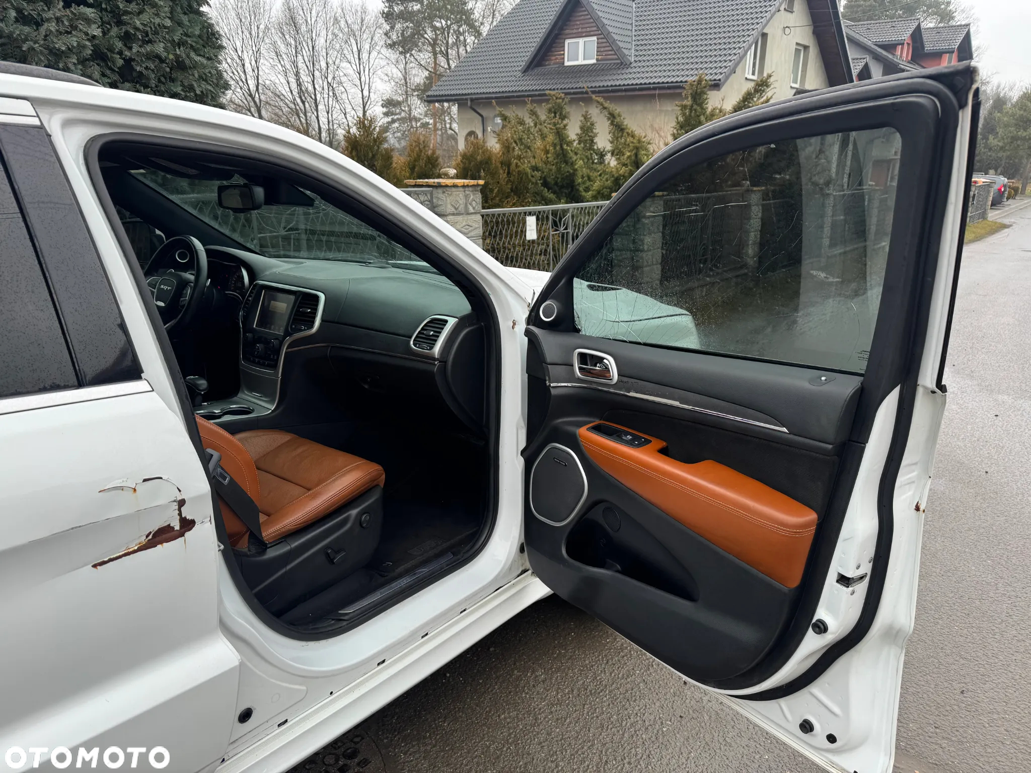 Jeep Grand Cherokee - 16