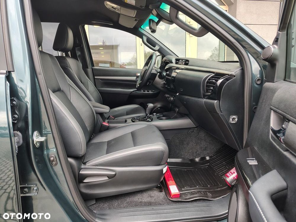 Toyota Hilux 2.8 D-4D mHEV Double Cab Invincible 4x4 - 8