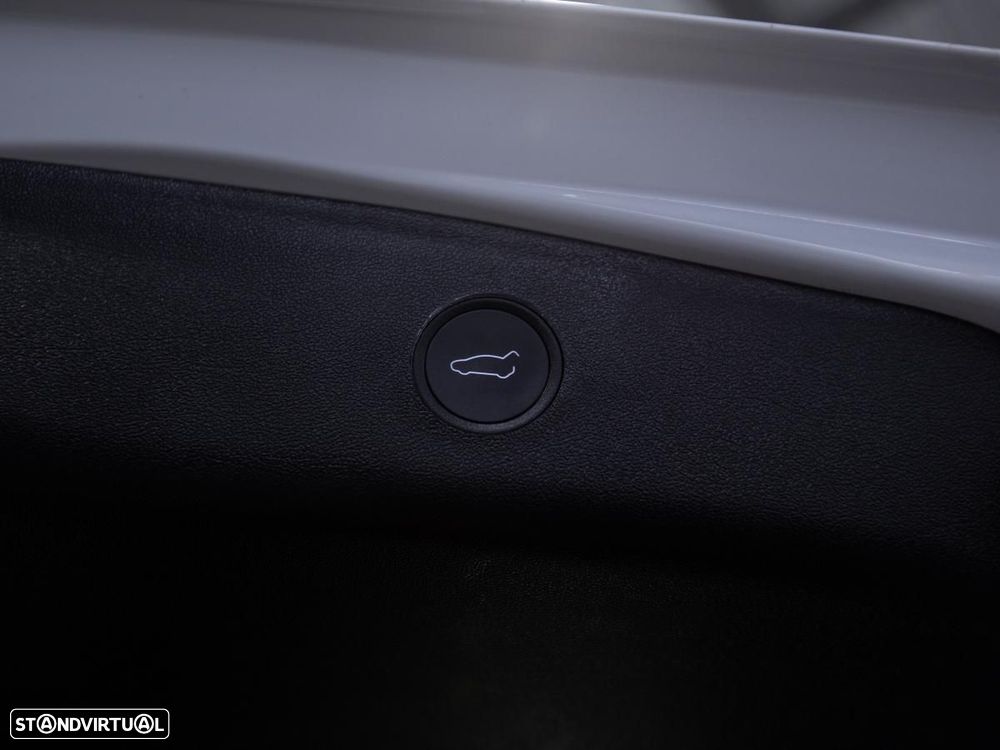 Tesla Model 3 Long Range AWD Dual Motor Performance - 16