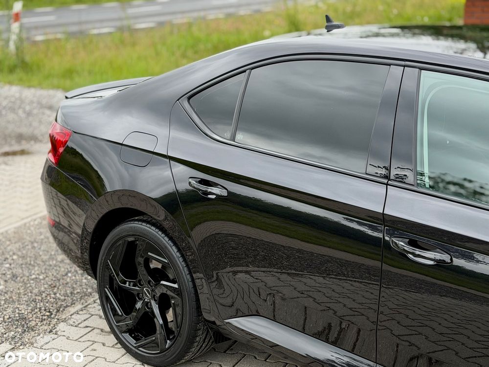 Skoda Superb 2.0 TDI Sportline - 40