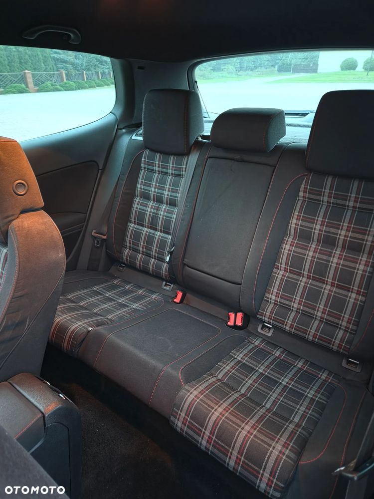 Volkswagen Golf 2.0 TSI GTI - 11