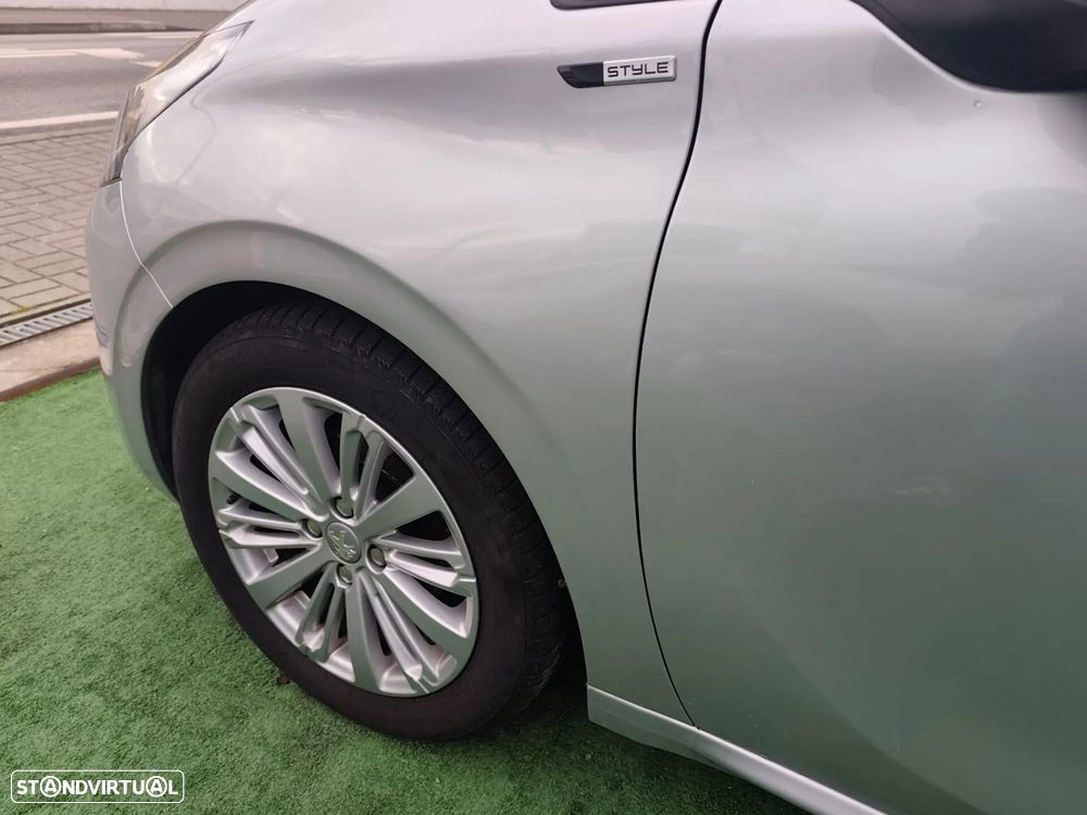 Peugeot 208 1.6 BlueHDi Style - 10