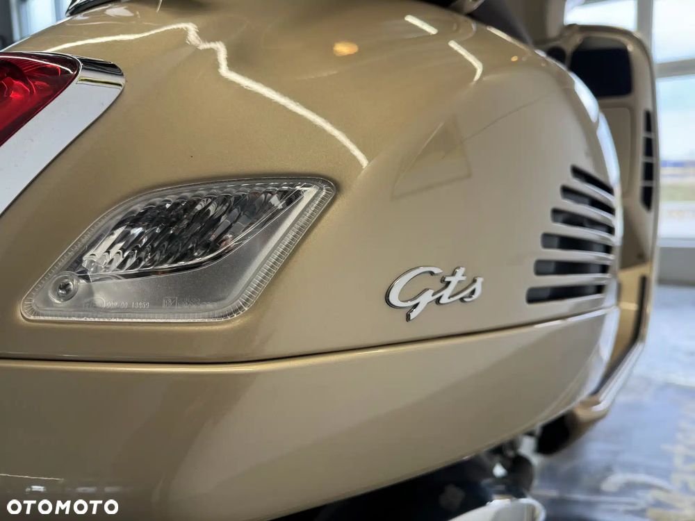 Vespa GTS - 35