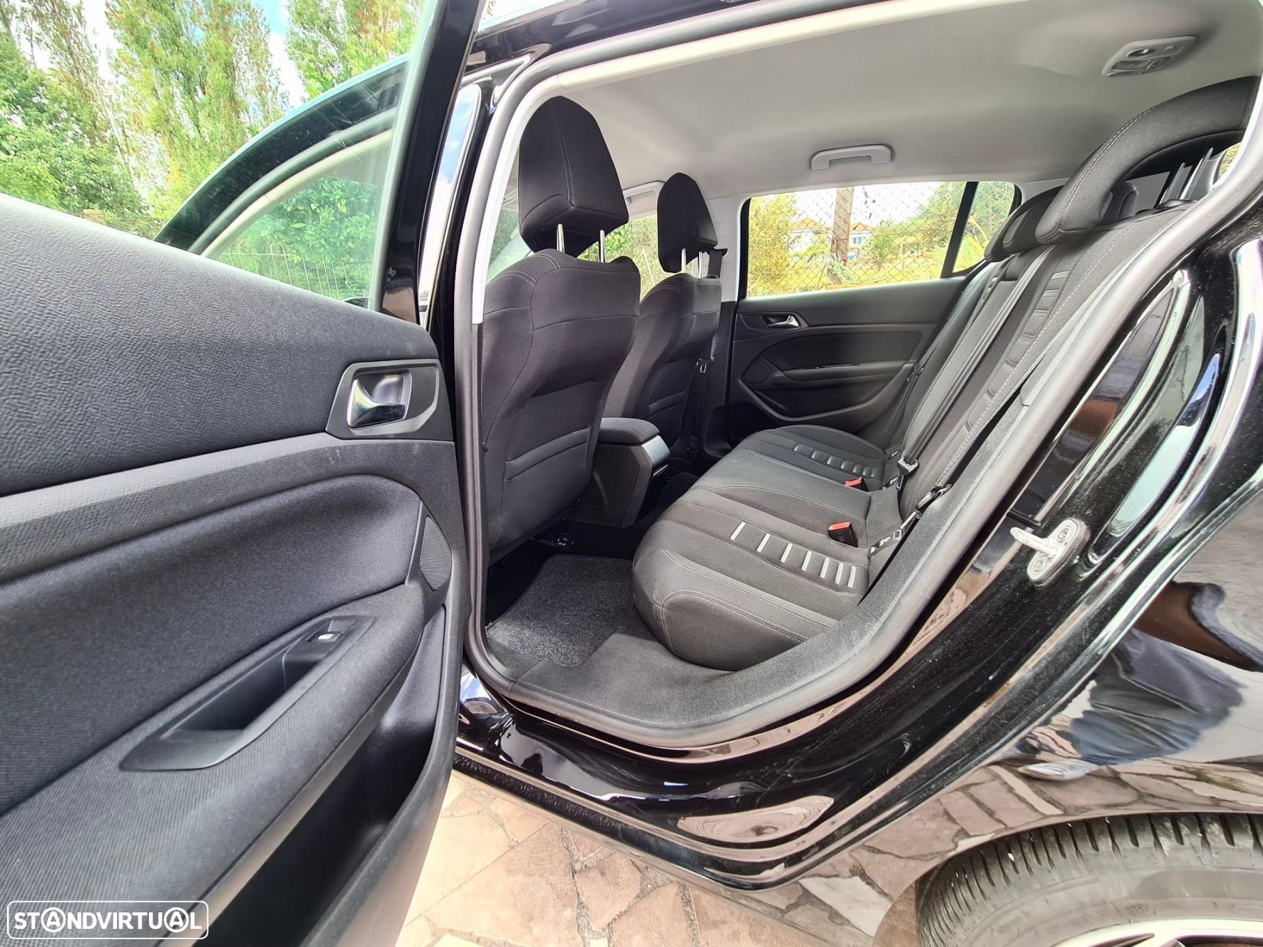 Peugeot 308 1.2 PureTech Allure J17 - 16
