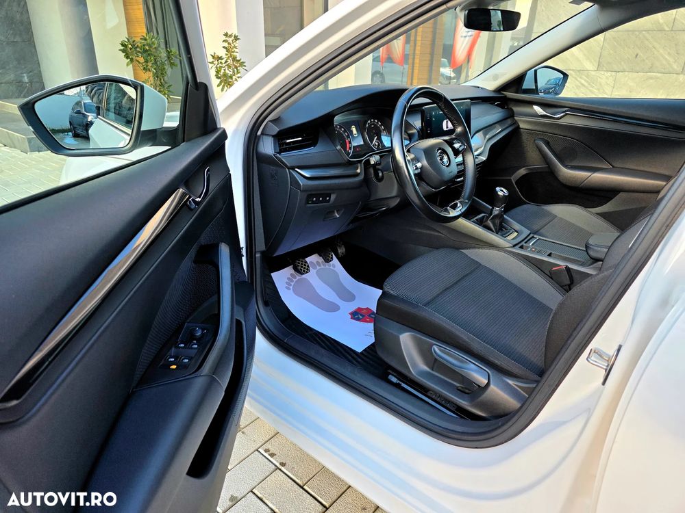 Skoda Octavia Combi 2.0 TDI Ambition - 15