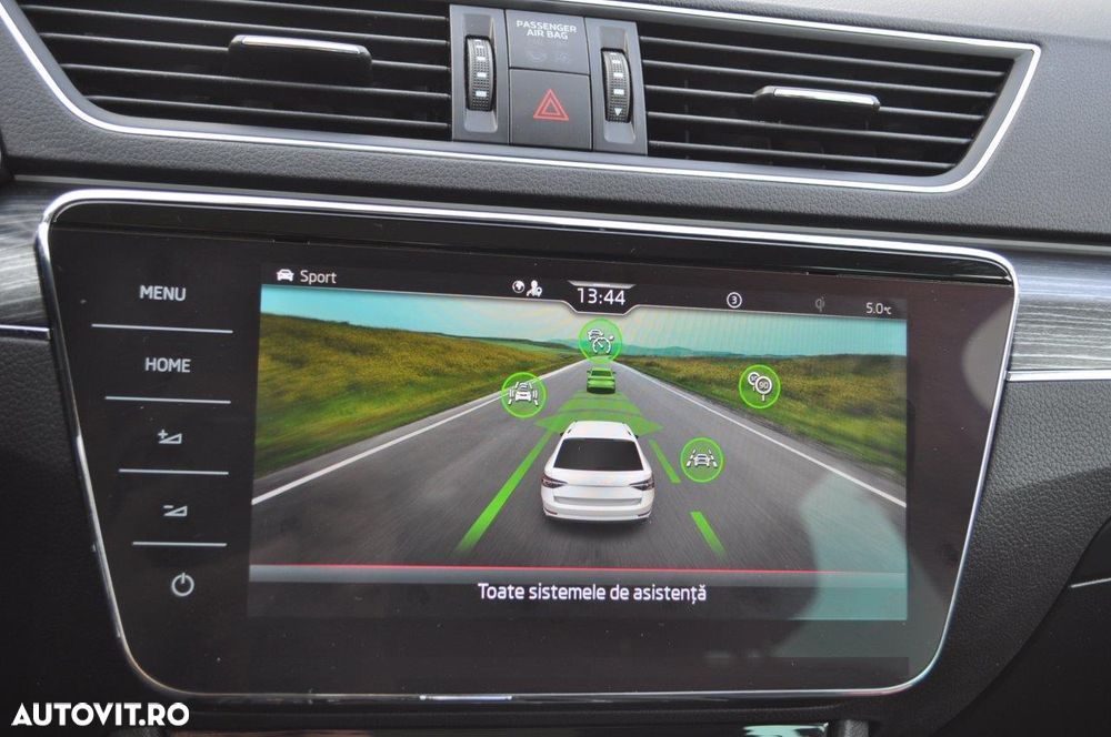 Skoda Superb 2.0 TDI DSG Premium Edition - 36