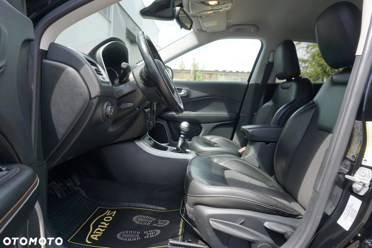 Jeep Compass 1.4 MultiAir Longitude - 24