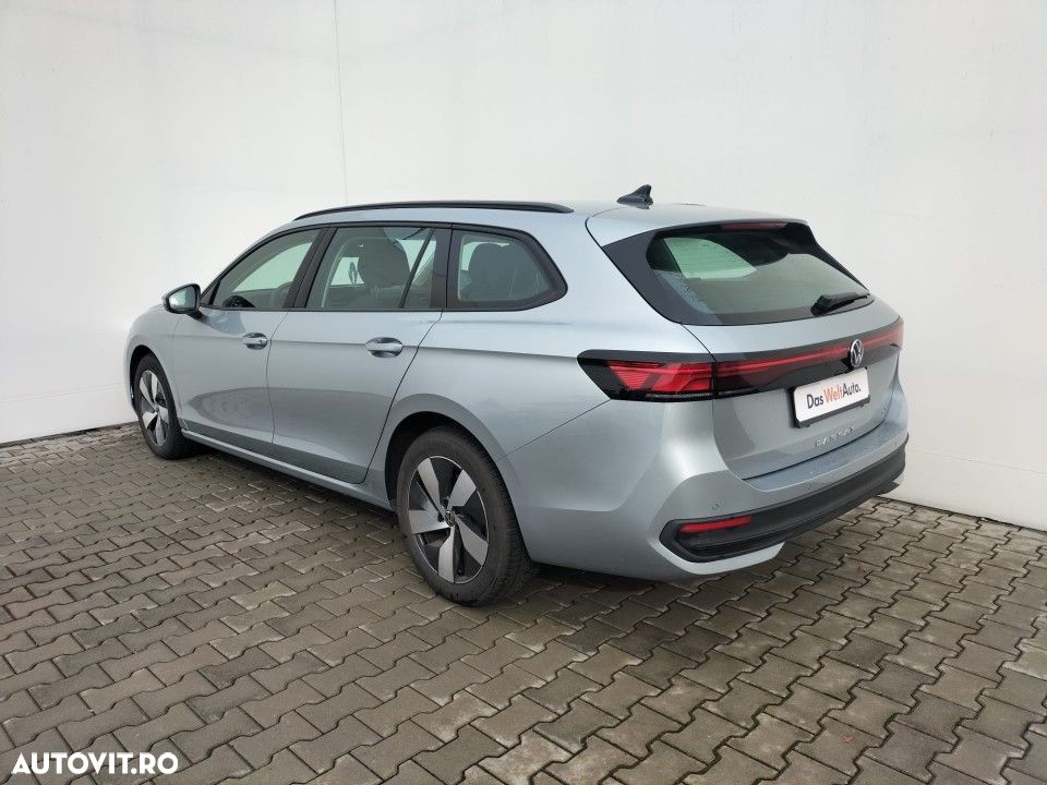 Volkswagen Passat - 4